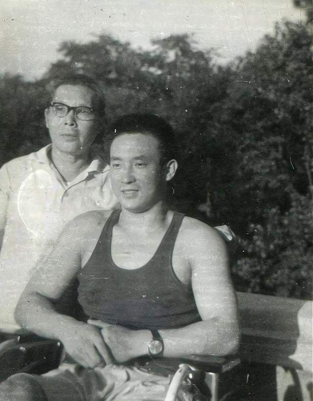 救队友失去双脚却因祸得福感动了一个女孩pg电子试玩网站免费1